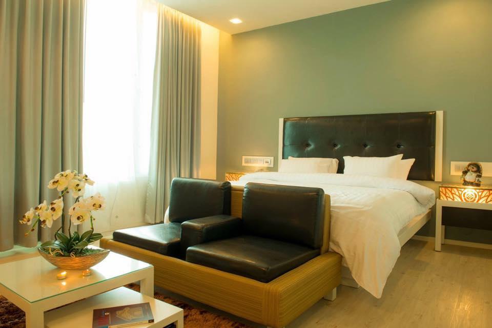 เดอะ เบฟเวอรี่ ฮิลล์ 4*
