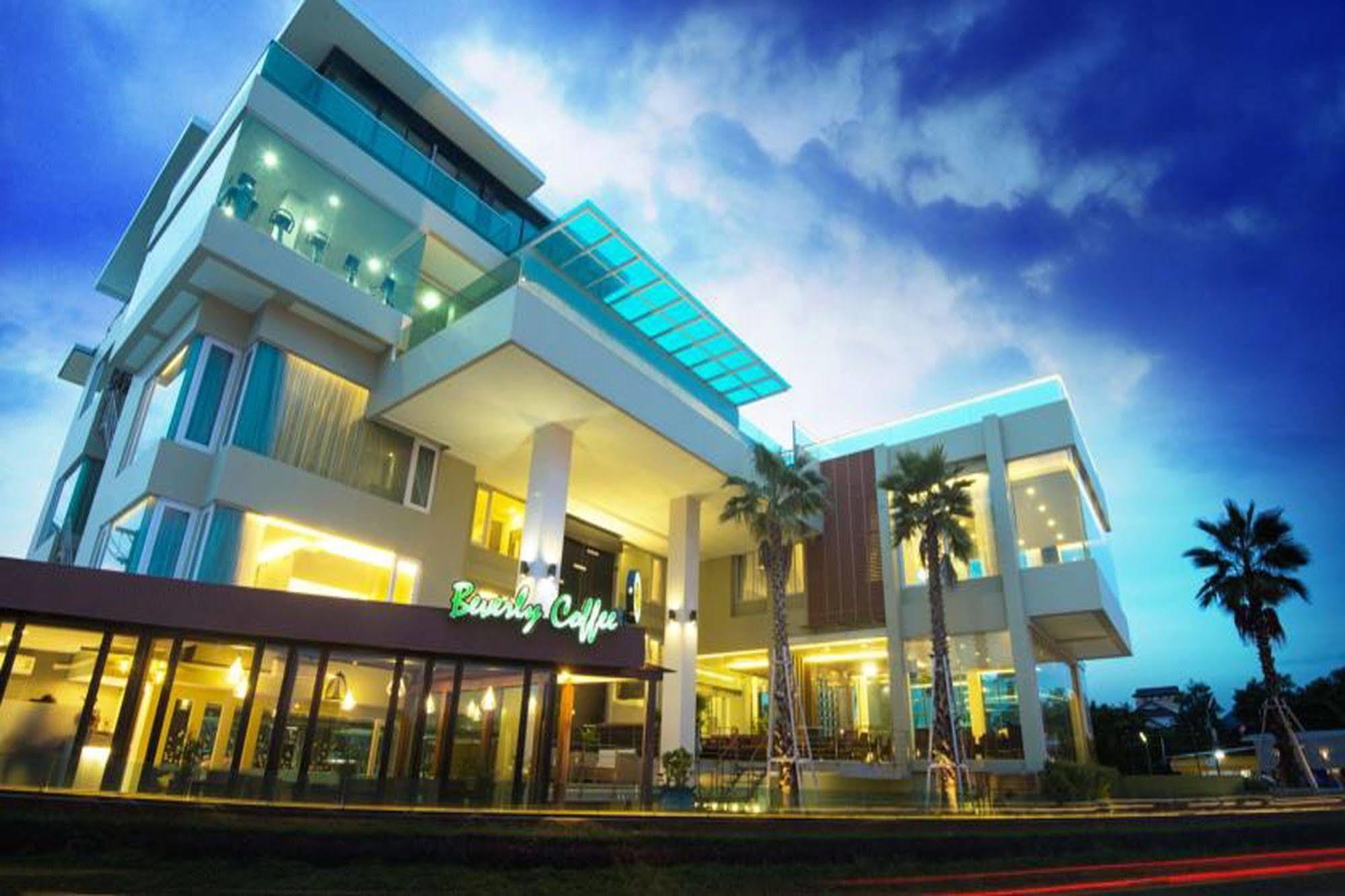 เดอะ เบฟเวอรี่ ฮิลล์ โรงแรม 4*