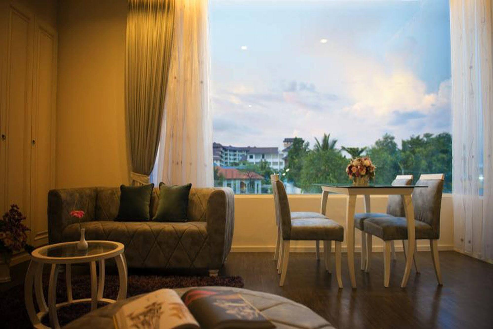 โรงแรม เดอะ เบฟเวอรี่ ฮิลล์