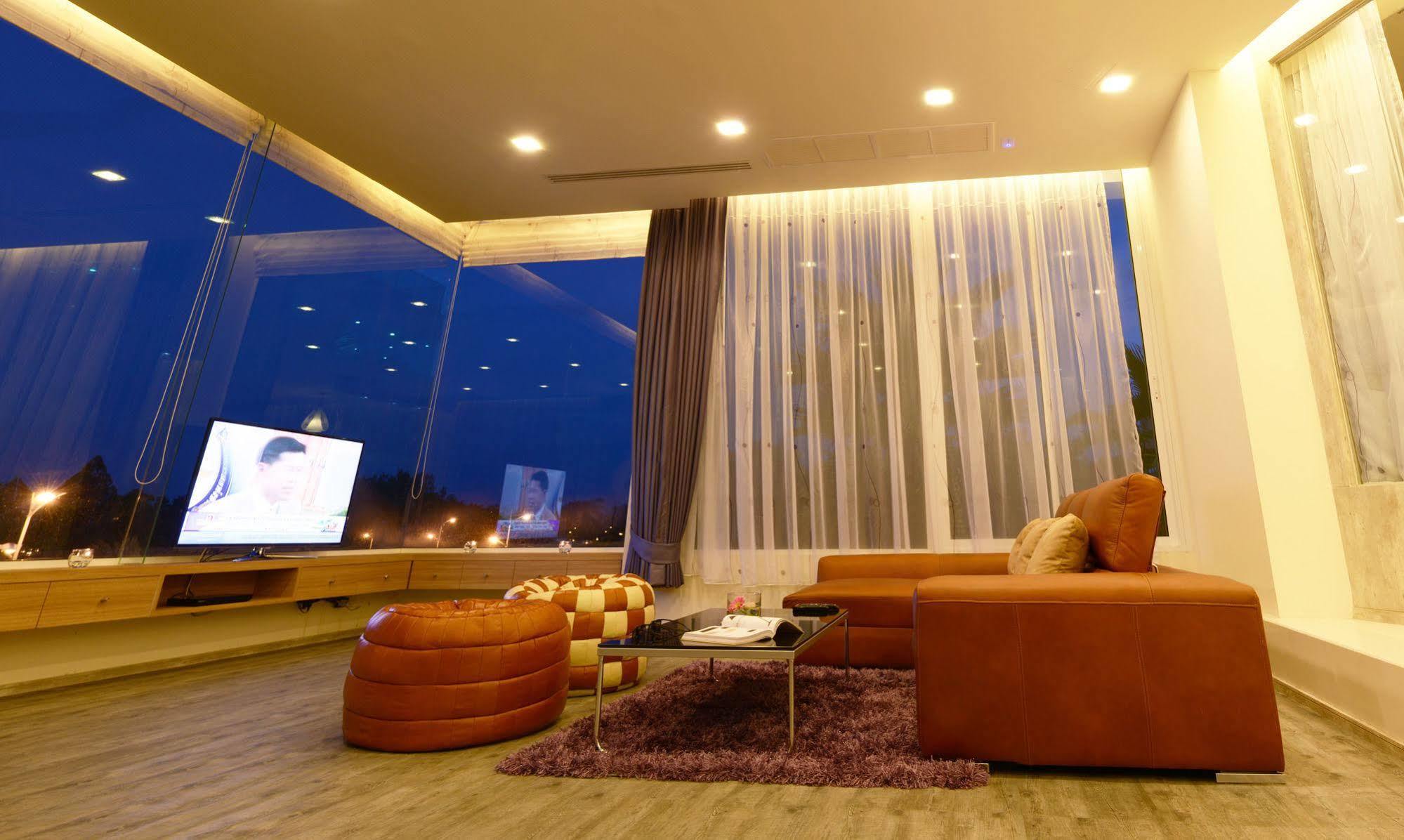 เดอะ เบฟเวอรี่ ฮิลล์ 4* นครราชสีมา