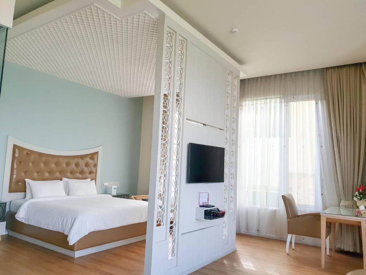 เดอะ เบฟเวอรี่ ฮิลล์ โรงแรม 4*